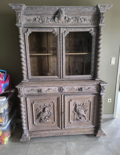 Antik neoreneszánsz-vadász stílusú vitrin,tálaló 1.