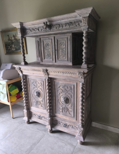 Antik neoreneszánsz-vadász stílusú tálaló