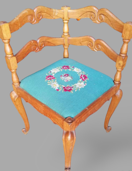 2aff2d6c72b8b6832a0ea92a2a5203e6-neobarokk-sarokszek