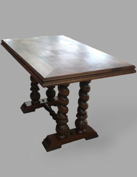 Neoreneszánsz csavart lábas dohányzóasztal