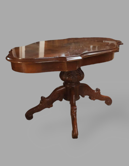 Barokk piskóta dohányzóasztal