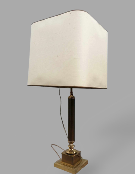 4ec02ecdd71766eb95223d18809cb8ce-rez-asztali-lampa