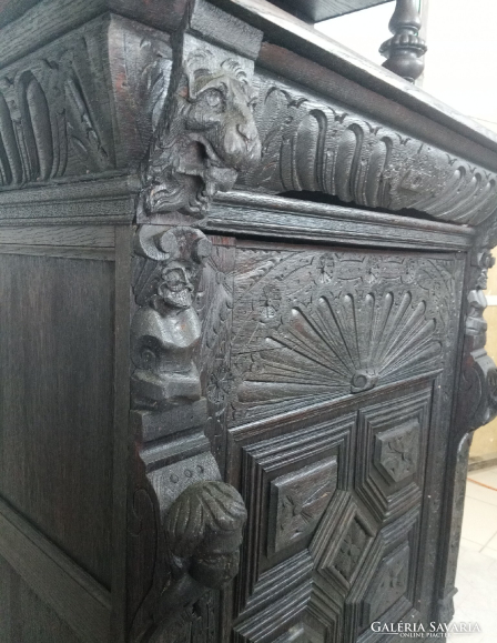 831bef14cd69582ff29988d171e45efd-antik-neoreneszansz-uveges-talaloszekreny