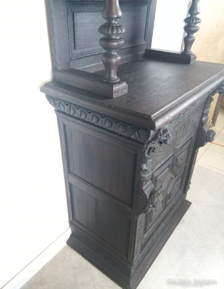 8332330c80031eaa50951235e64842cf-antik-neoreneszansz-uveges-talaloszekreny