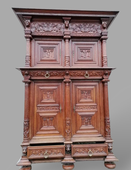 Antik neoreneszánsz tálalószekrény 1.