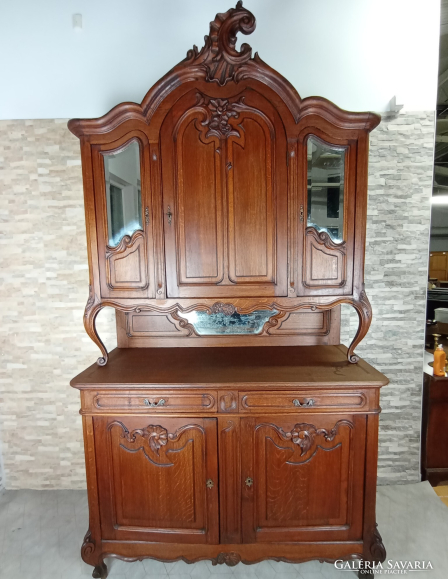 Antik barokk tálalószekrény