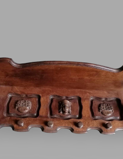 Neoreneszánsz fogas