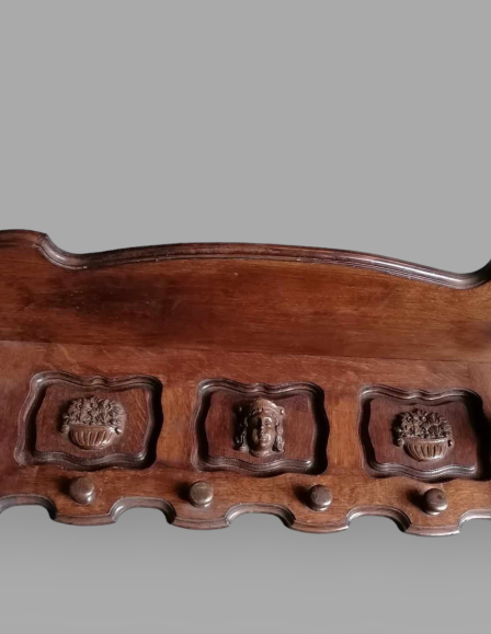 Neoreneszánsz fogas