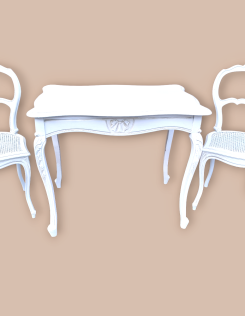 Antik neobarokk provence asztal.