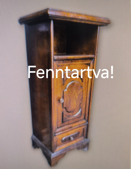 Angol stílusú keskeny komód.