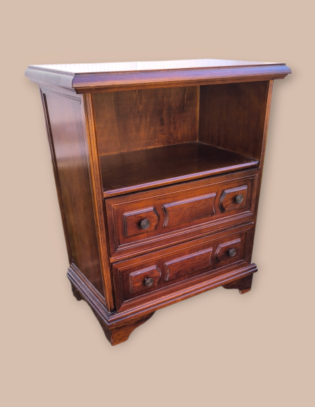 Angol stílusú 2 fiókos komód.