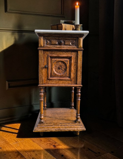 Antik márványlapos kis komód vagy éjjeli szekrény 1.
