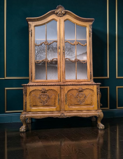 Barokk ,chippendale vitrin.