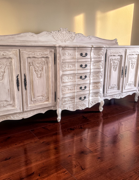 Neobarokk,provence stílusú tálaló,hosszú komód.