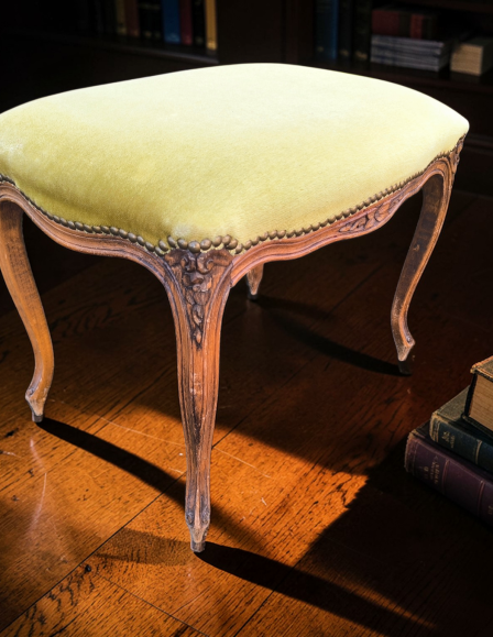 Neobarokk lábtartó,sámli 1.