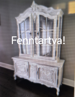 Neobarokk provence stílusú teli üveges vitrin.