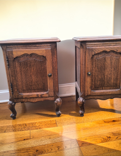 Neobarokk stílusú éjjeli szekrény pár 9.