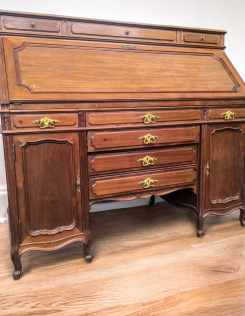 Neobarokk stílusú emelvényes szekreter,írókomód.