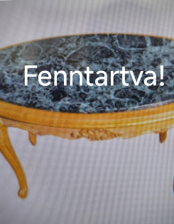 Neobarokk márványlapos dohányzóasztal.
