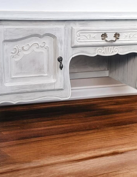 Neobarokk,provence kis íróasztal,fésülködő vagy tv alá helyezhető hosszú komód