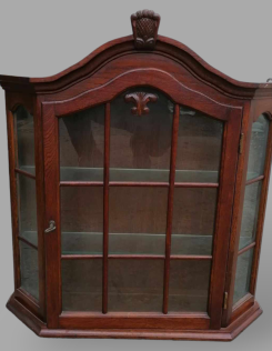 Neobarokk fali vitrin