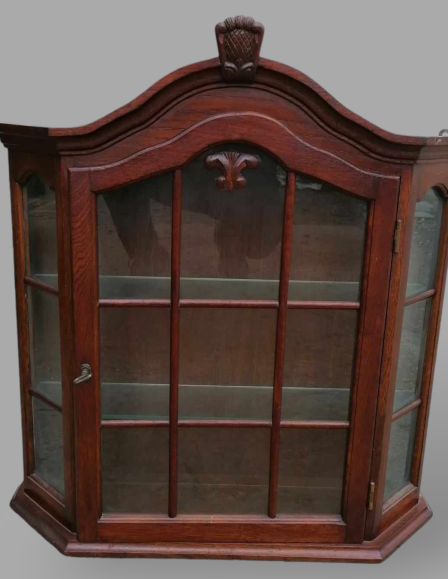 Neobarokk fali vitrin