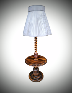 Mívesen faragott fa állólámpa