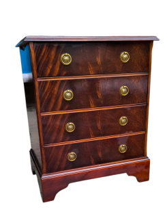 Angol stílusú 4 fiókos komód