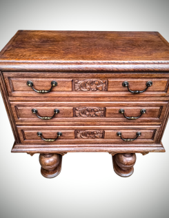 Masszív 3 fiókos tölgy komód