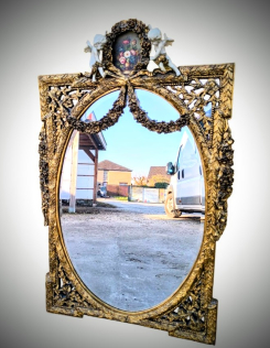 Antik ,puttós tükör festmény betéttel.