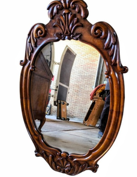 Antik fali tükör fa keretben.