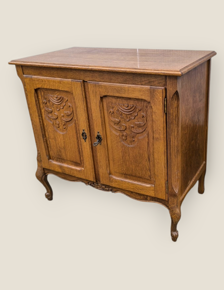 Neobarokk 2 ajtós komód 2.