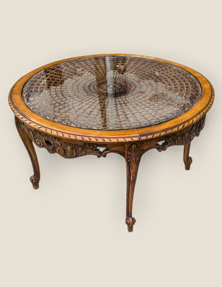 Neobarokk áttört faragásos kerek dohányzóasztal .