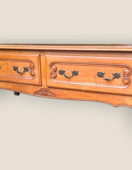 Neobarokk alacsony komód Tv alá.